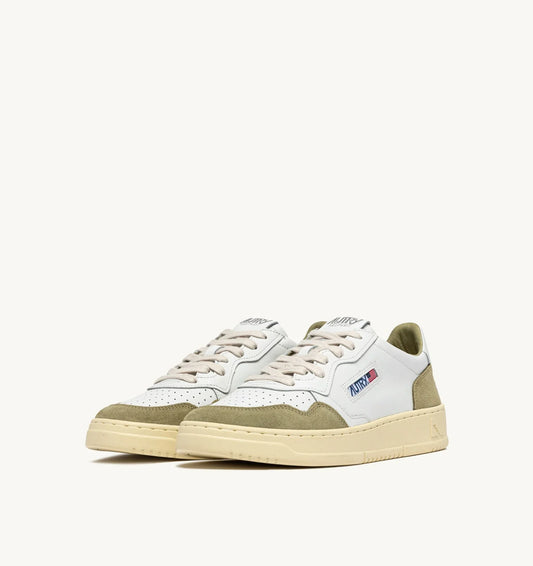 BASKETS MEDALIST LOW EN CUIR BLANC ET DAIM GRAY GREEN