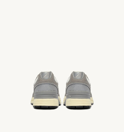 BASKETS HYPERWAY EN MESH ET DAIM BLANC ET PLUMBLEO