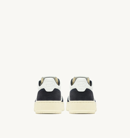 BASKETS MEDALIST LOW EN CUIR BLANC ET DAIM OCEAN