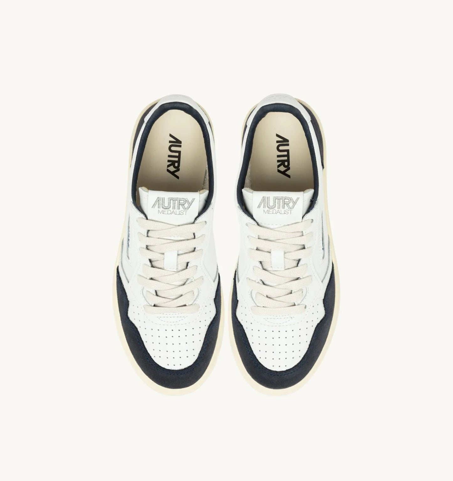 BASKETS MEDALIST LOW EN CUIR BLANC ET DAIM OCEAN