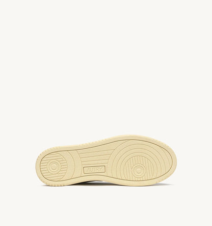 BASKETS MEDALIST LOW EN CUIR BLANC ET DAIM TUNDRA