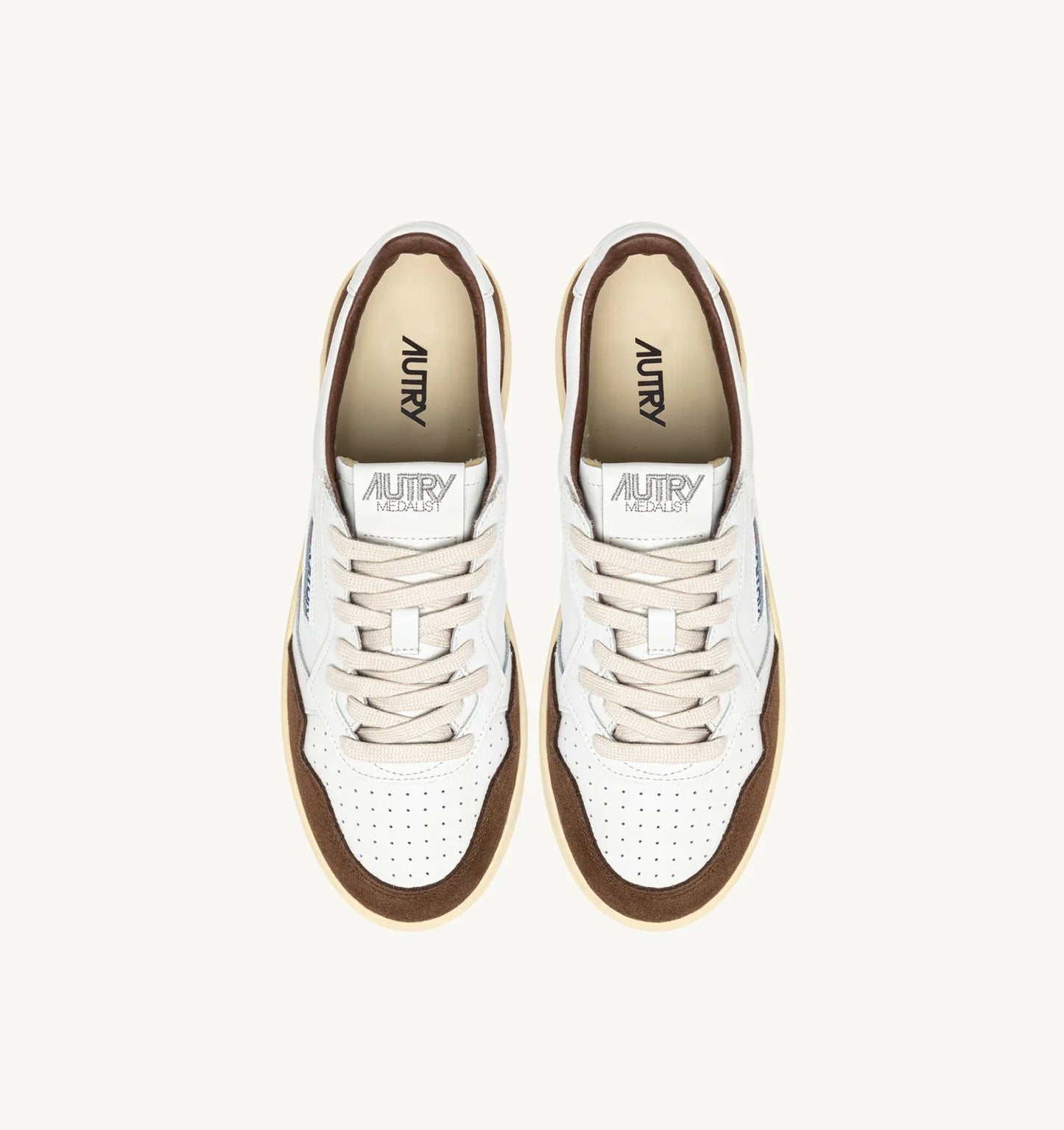 BASKETS MEDALIST LOW EN CUIR BLANC ET DAIM TUNDRA