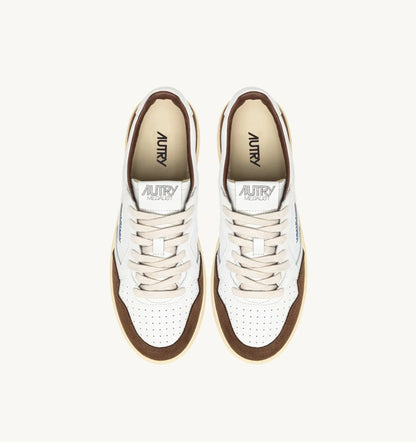 BASKETS MEDALIST LOW EN CUIR BLANC ET DAIM TUNDRA